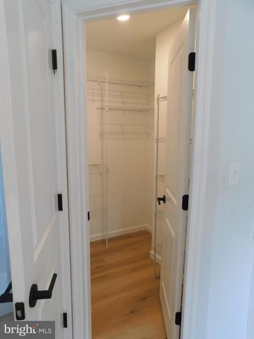916 S LOUDOUN ST, Winchester, VA 22601