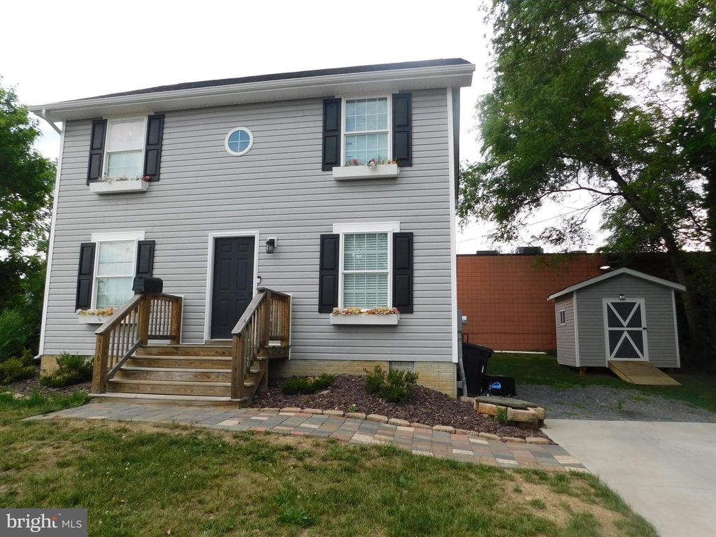 916 S LOUDOUN ST, Winchester, VA 22601