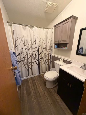 2121 E Mapes Road, Kendallville, IN 46755