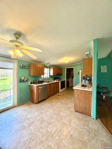 2121 E Mapes Road, Kendallville, IN 46755