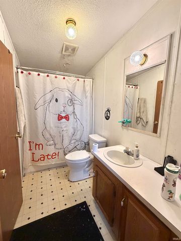 2121 E Mapes Road, Kendallville, IN 46755