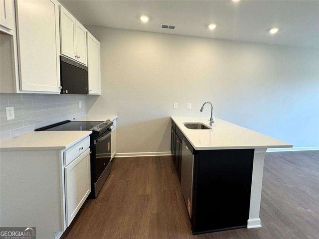 1369 Breezy Circle SE 98, Atlanta, GA 30315