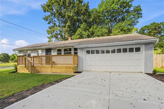 3028 S Hedges Avenue, Independence, MO 64052
