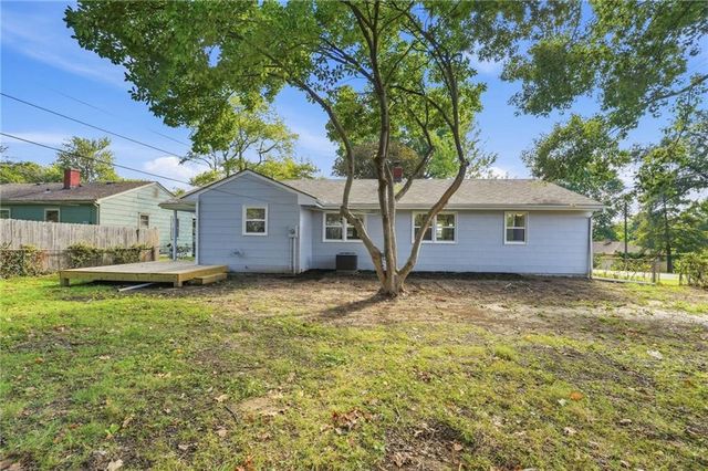 3028 S Hedges Avenue, Independence, MO 64052