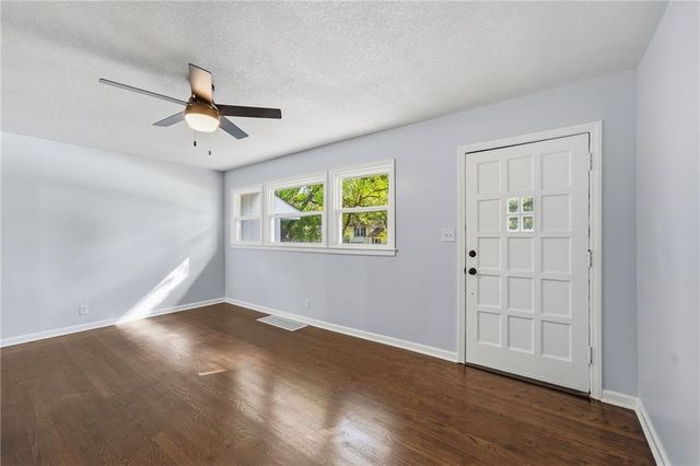3028 S Hedges Avenue, Independence, MO 64052