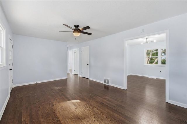 3028 S Hedges Avenue, Independence, MO 64052