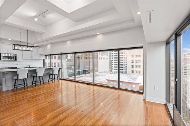 1101 Walnut Street 803, Kansas City, MO 64106