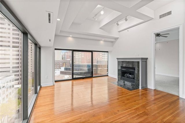 1101 Walnut Street 803, Kansas City, MO 64106
