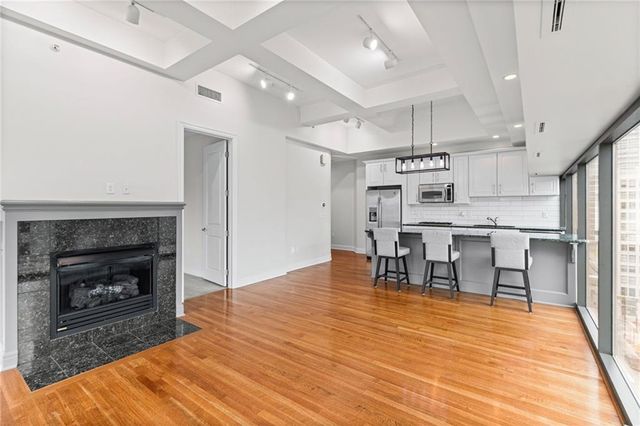 1101 Walnut Street 803, Kansas City, MO 64106
