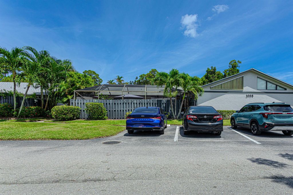 1038 Summit Trail Circle A, West Palm Beach, FL 33415