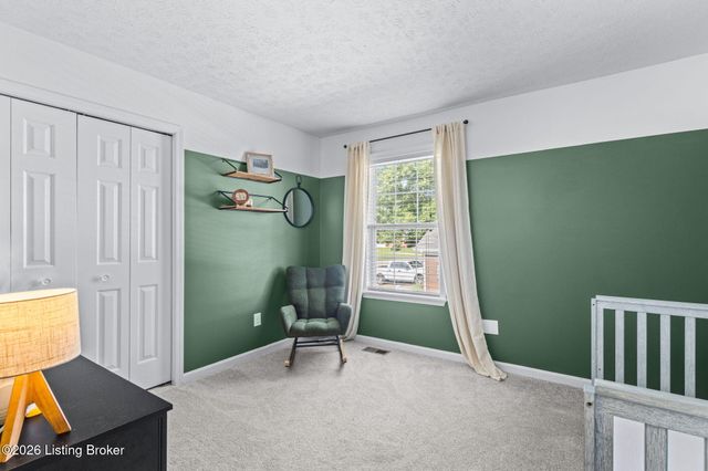 4600 Wooded Oak Cir, Louisville, KY 40245