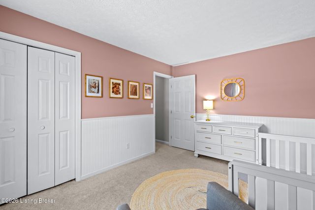 4600 Wooded Oak Cir, Louisville, KY 40245