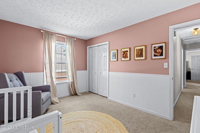 4600 Wooded Oak Cir, Louisville, KY 40245