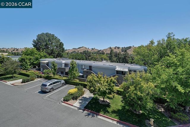 2916 Tice Creek 11, Walnut Creek, CA 94595