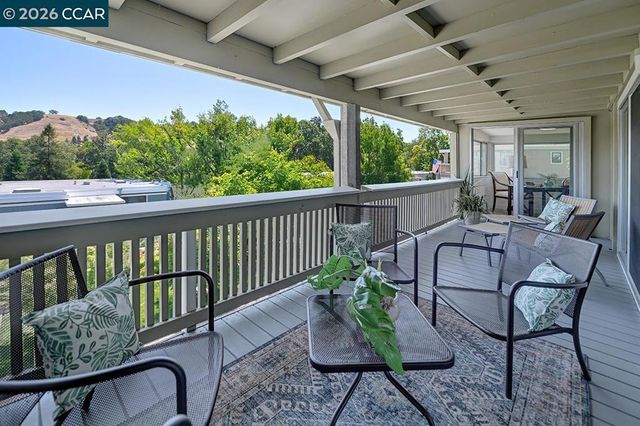 2916 Tice Creek 11, Walnut Creek, CA 94595