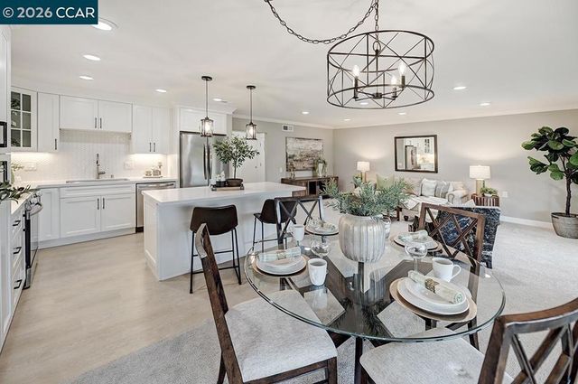 2916 Tice Creek 11, Walnut Creek, CA 94595