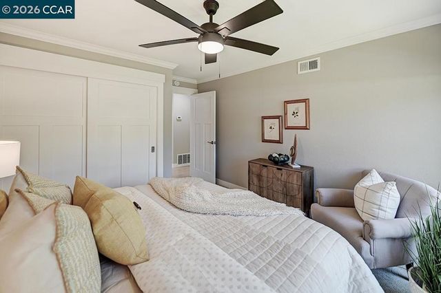 2916 Tice Creek 11, Walnut Creek, CA 94595
