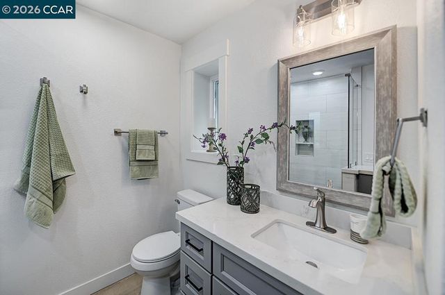 2916 Tice Creek 11, Walnut Creek, CA 94595