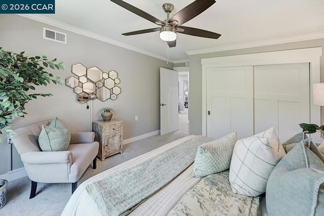 2916 Tice Creek 11, Walnut Creek, CA 94595