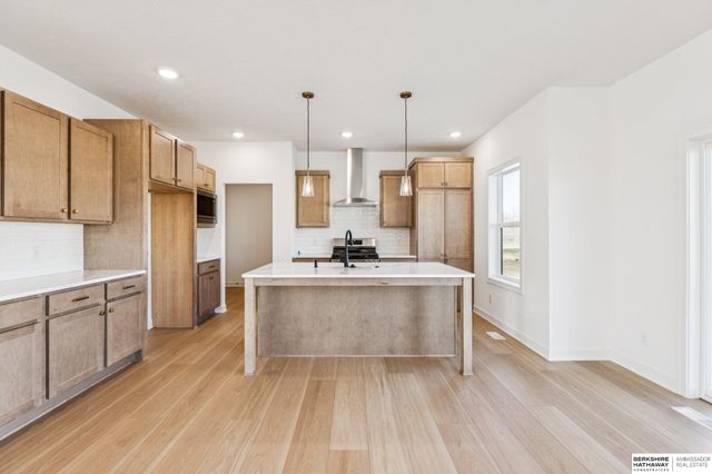 18552 Sycamore Drive, Gretna, NE 68028