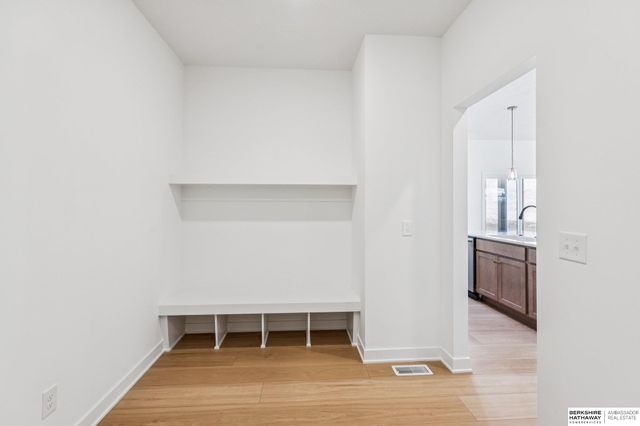 18552 Sycamore Drive, Gretna, NE 68028