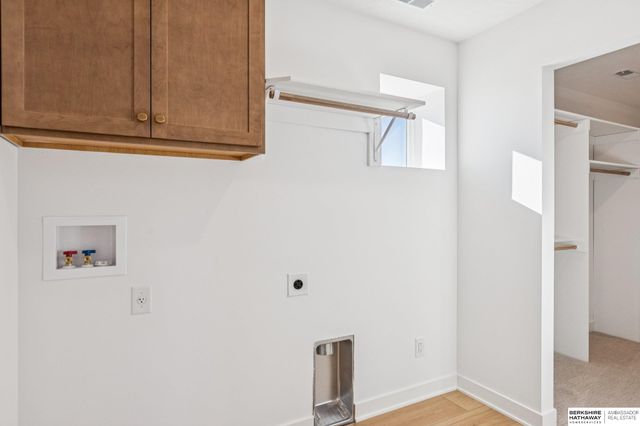 18552 Sycamore Drive, Gretna, NE 68028