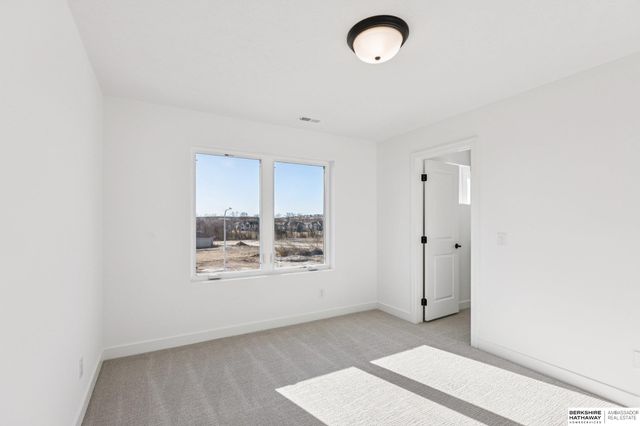 18552 Sycamore Drive, Gretna, NE 68028