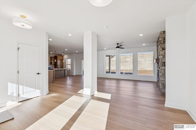 18552 Sycamore Drive, Gretna, NE 68028