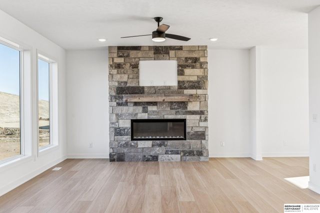 18552 Sycamore Drive, Gretna, NE 68028