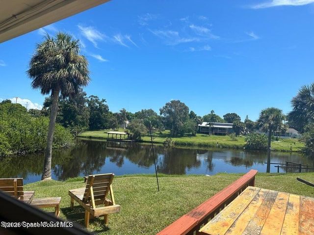 589 Hillside Court, Melbourne, FL 32935