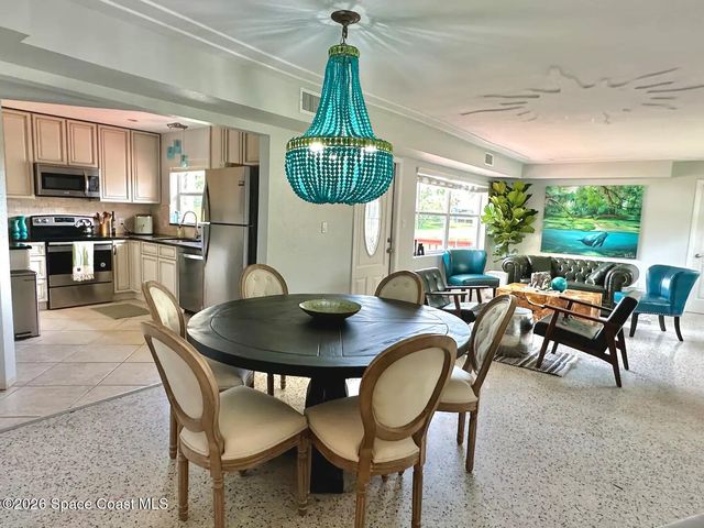 589 Hillside Court, Melbourne, FL 32935