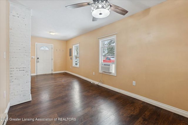 320 E Hodge Avenue, Lansing, MI 48910