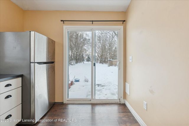 320 E Hodge Avenue, Lansing, MI 48910