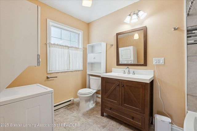 320 E Hodge Avenue, Lansing, MI 48910