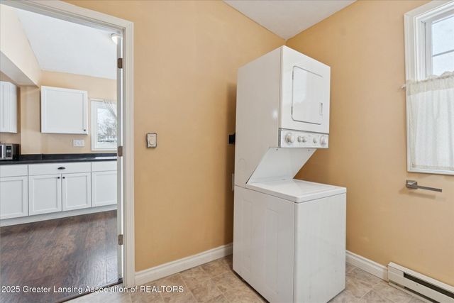 320 E Hodge Avenue, Lansing, MI 48910