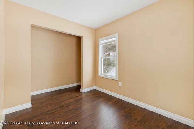 320 E Hodge Avenue, Lansing, MI 48910