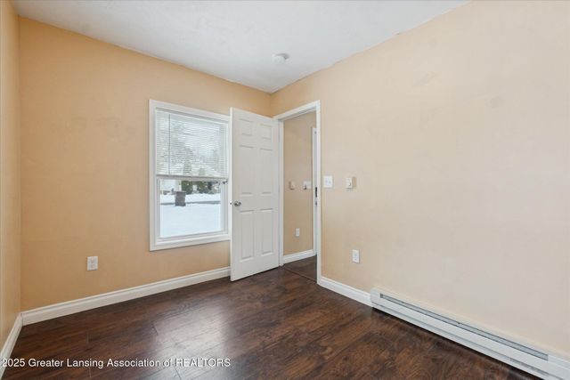 320 E Hodge Avenue, Lansing, MI 48910