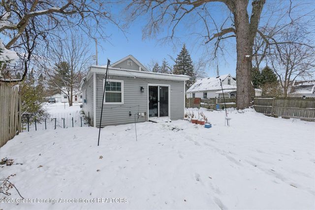 320 E Hodge Avenue, Lansing, MI 48910