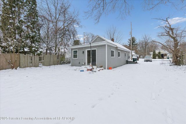320 E Hodge Avenue, Lansing, MI 48910