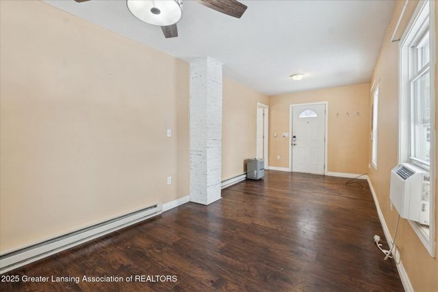 320 E Hodge Avenue, Lansing, MI 48910