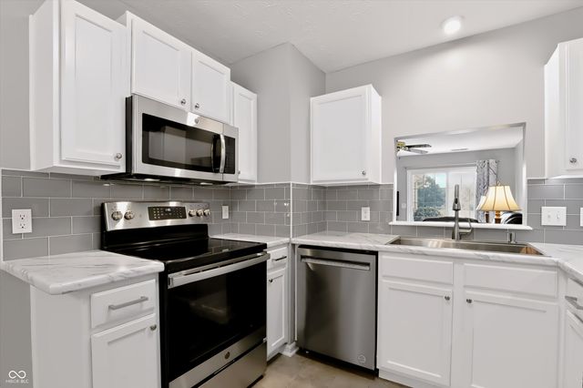 2053 Acorn Boulevard, Franklin, IN 46131