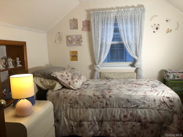 398 Hendrickson Avenue, Valley Stream, NY 11580