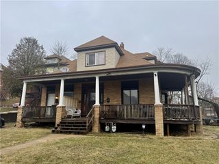 94-96 Stratmore St, Crafton, PA 15205