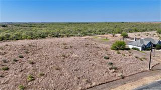 157 Gentle Breeze, Floresville, TX 78114