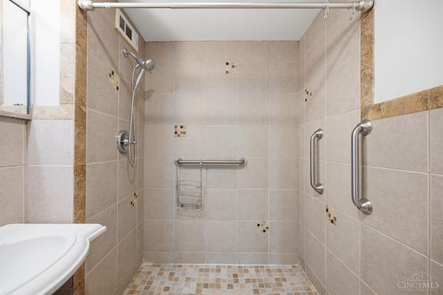 2401 Ingleside Avenue, Cincinnati, OH 45206