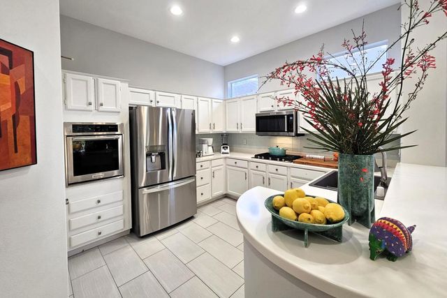 78622 Waterfall Drive, Palm Desert, CA 92211