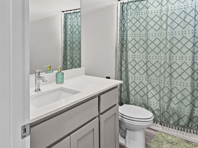 200 Tanager Drive, Rhome, TX 76078