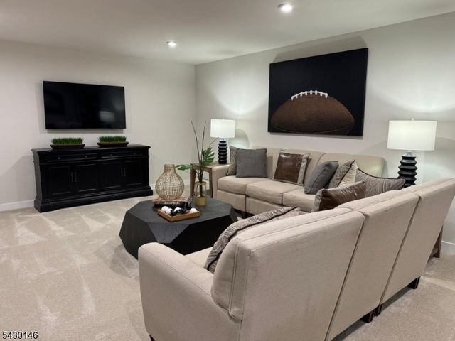2 Drake Ct, Washington Twp., NJ 07882