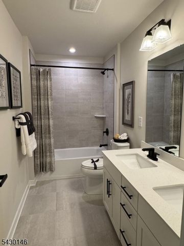 2 Drake Ct, Washington Twp., NJ 07882
