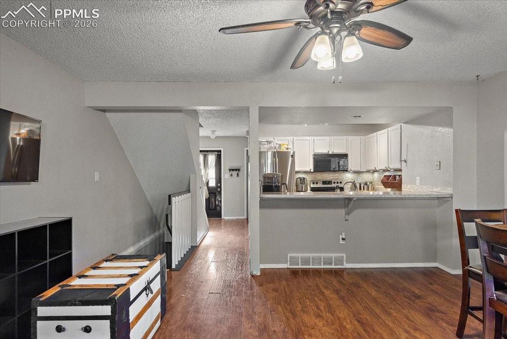 4304 Hunting Meadows Circle, Colorado Springs, CO 80916 — photo 2